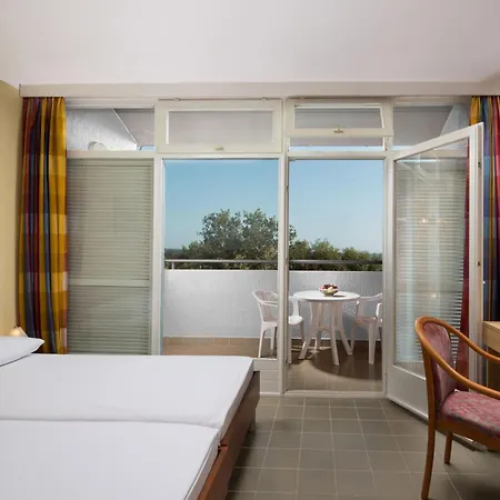 Lanterna Sunny By Valamar 2*