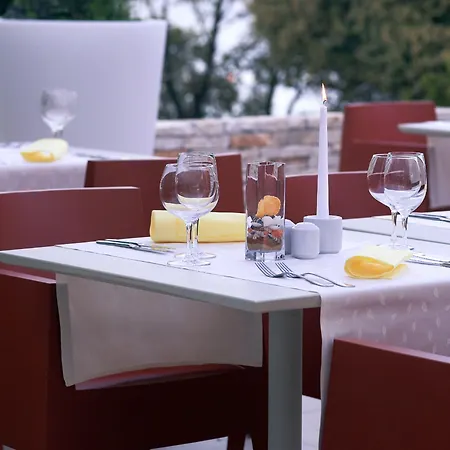 Ξενοδοχείο με διαμερίσματα Lanterna 2*