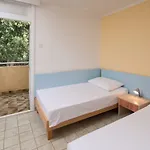 Lanterna 2* Tar-Vabriga