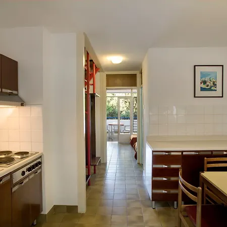 Lanterna Aparthotel 2*